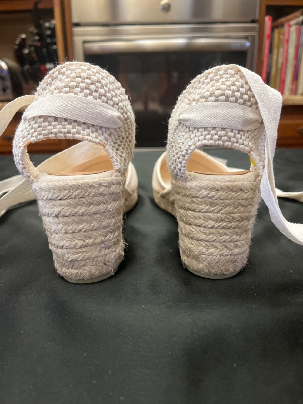 NWOT Cream Color Dalson Brand Espadrille Shoes With Ankle Ties. Sz. 9. - Picture 6 of 11